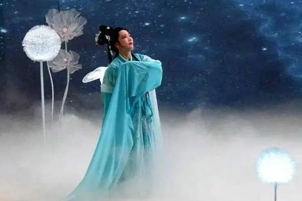 何赛飞退休工资多少 何赛飞退休工资多少