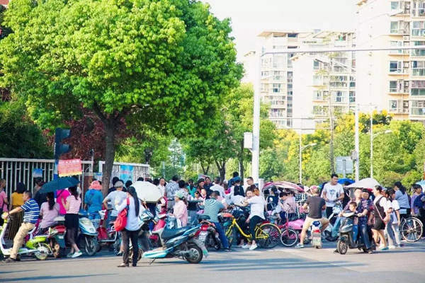 专职接送孩子上学放学怎么收费 专职接送孩子上学放学怎么收费